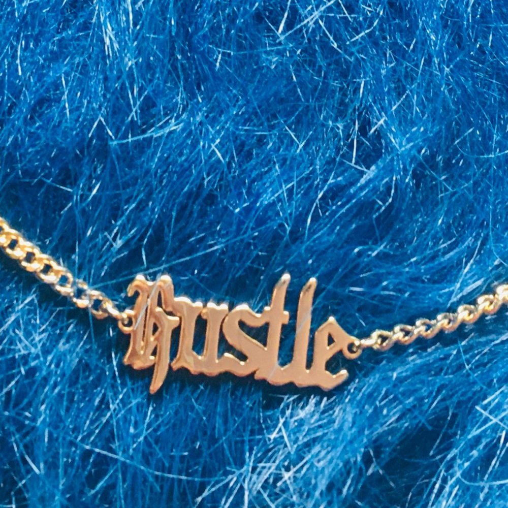 Hustle Choker